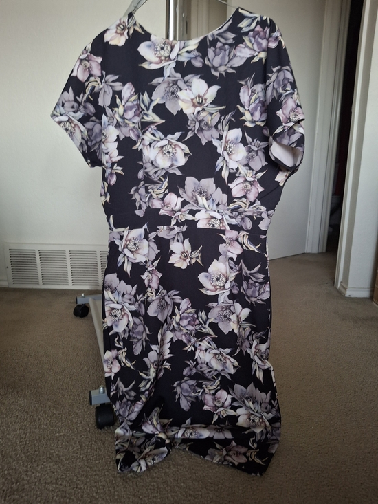 paper doll Dresses & Skirts - Floral Fit-and-Flare Women's Dress in Black and Lilac